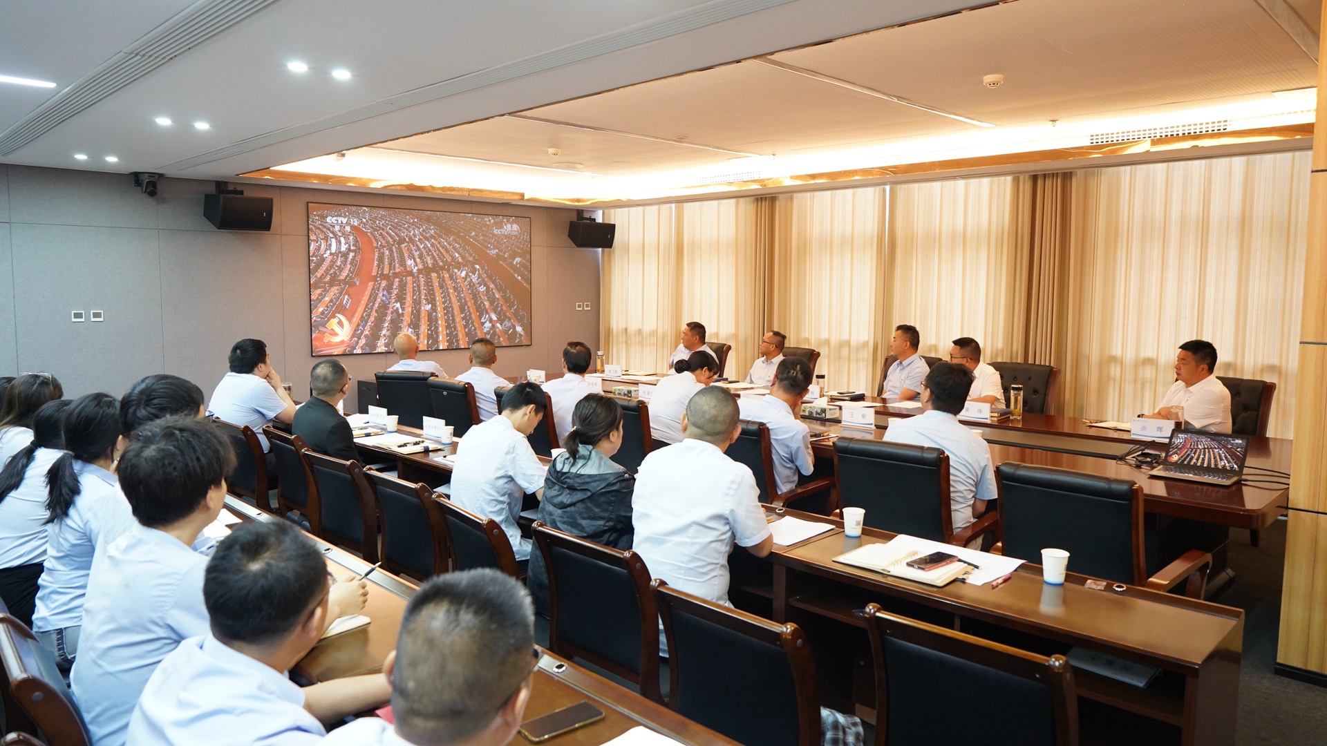 岁月峥嵘忆初心 温情关怀暖人心 | 城发...