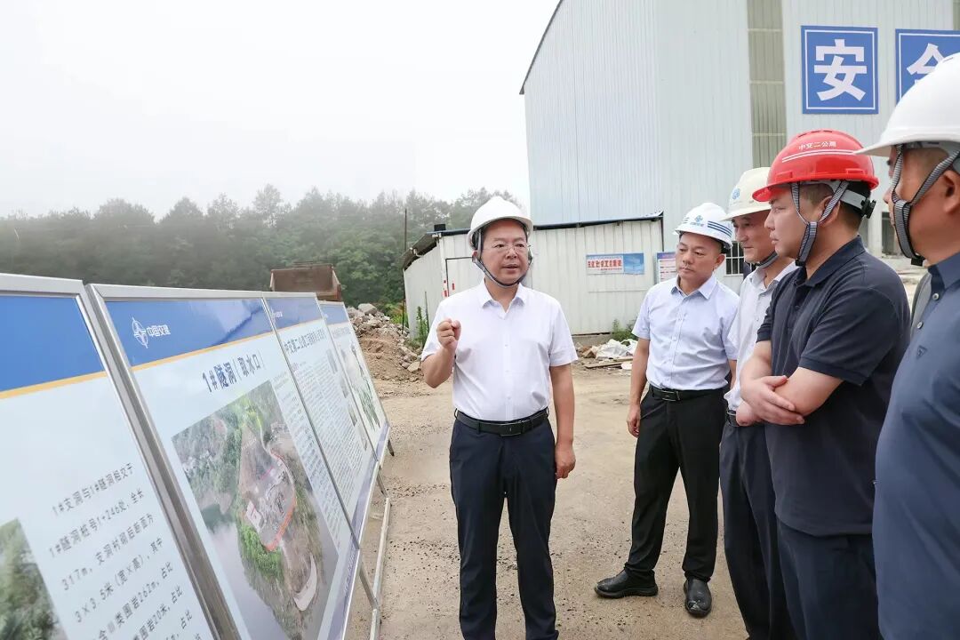 黄建平调研重点项目建设情况并检查防汛...